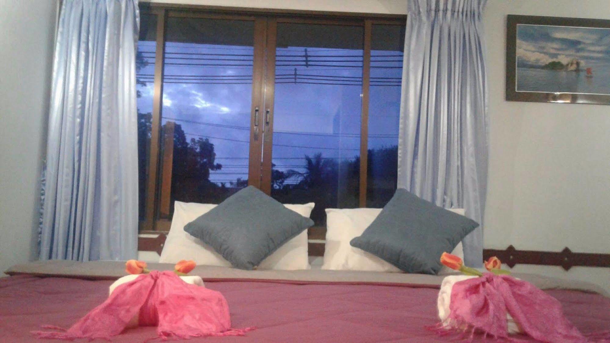 Khaolak Traveller Lodge เขาหลัก ภายนอก รูปภาพ